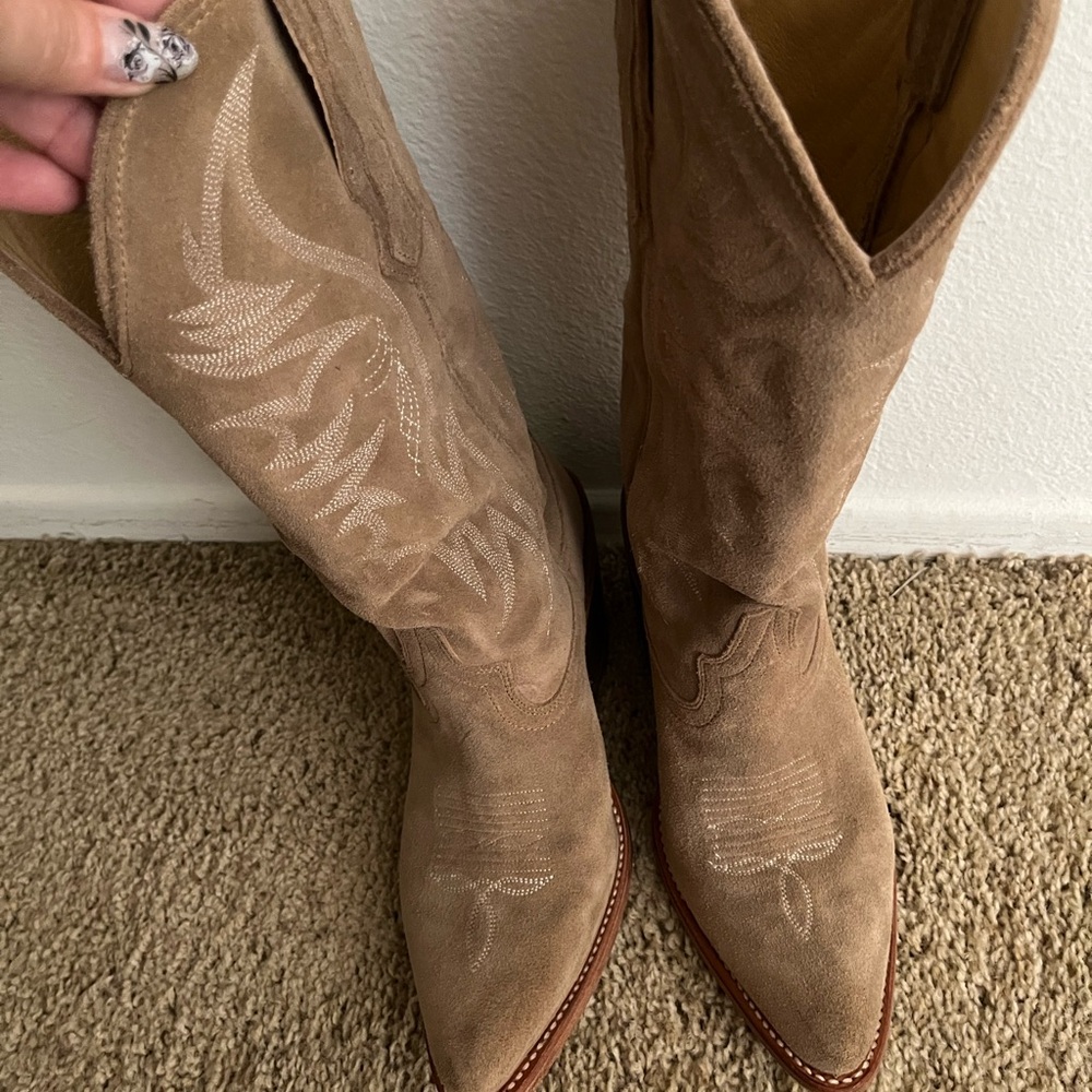 Idyllwind Tan Heeled Suede Boots size 9B